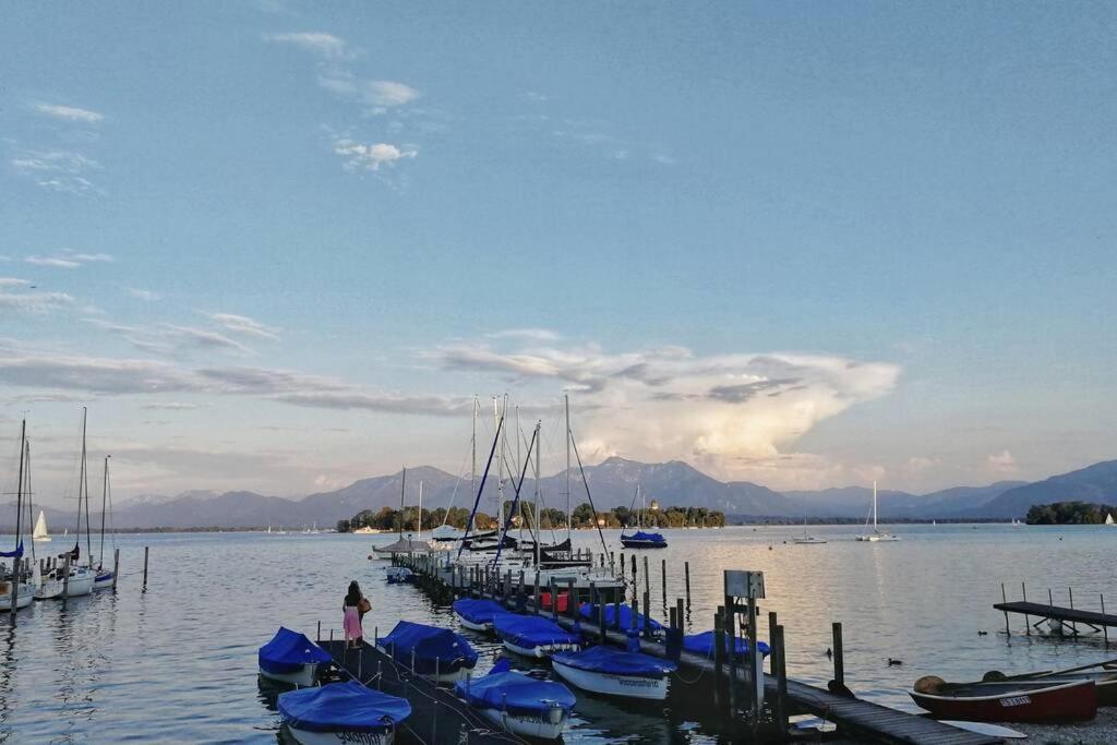 Ferienwohnung In Seenaher Kuenstlervilla In Gstadt Gstadt am Chiemsee Eksteriør bilde
