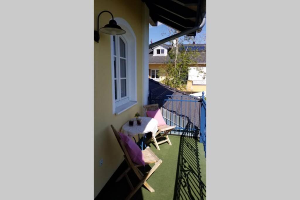 Ferienwohnung In Seenaher Kuenstlervilla In Gstadt Gstadt am Chiemsee Eksteriør bilde
