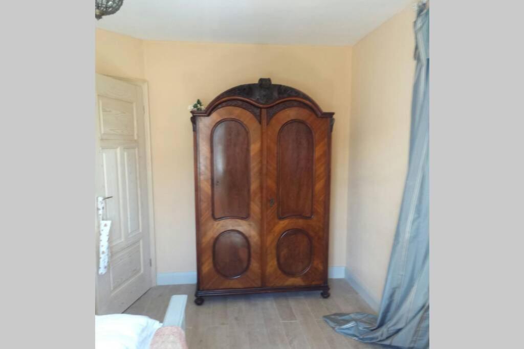 Ferienwohnung In Seenaher Kuenstlervilla In Gstadt Gstadt am Chiemsee Eksteriør bilde