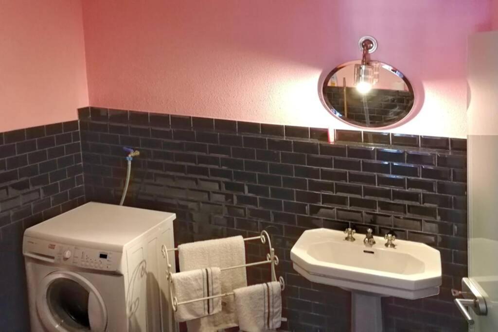 Ferienwohnung In Seenaher Kuenstlervilla In Gstadt Gstadt am Chiemsee Eksteriør bilde