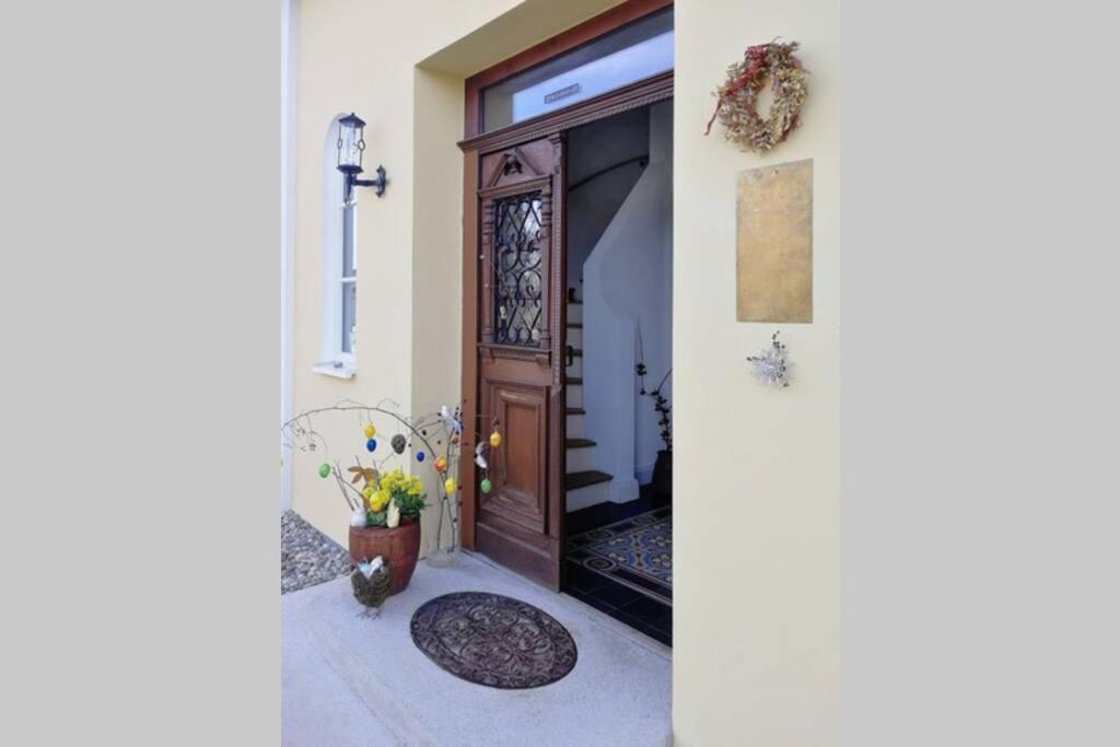 Ferienwohnung In Seenaher Kuenstlervilla In Gstadt Gstadt am Chiemsee Eksteriør bilde