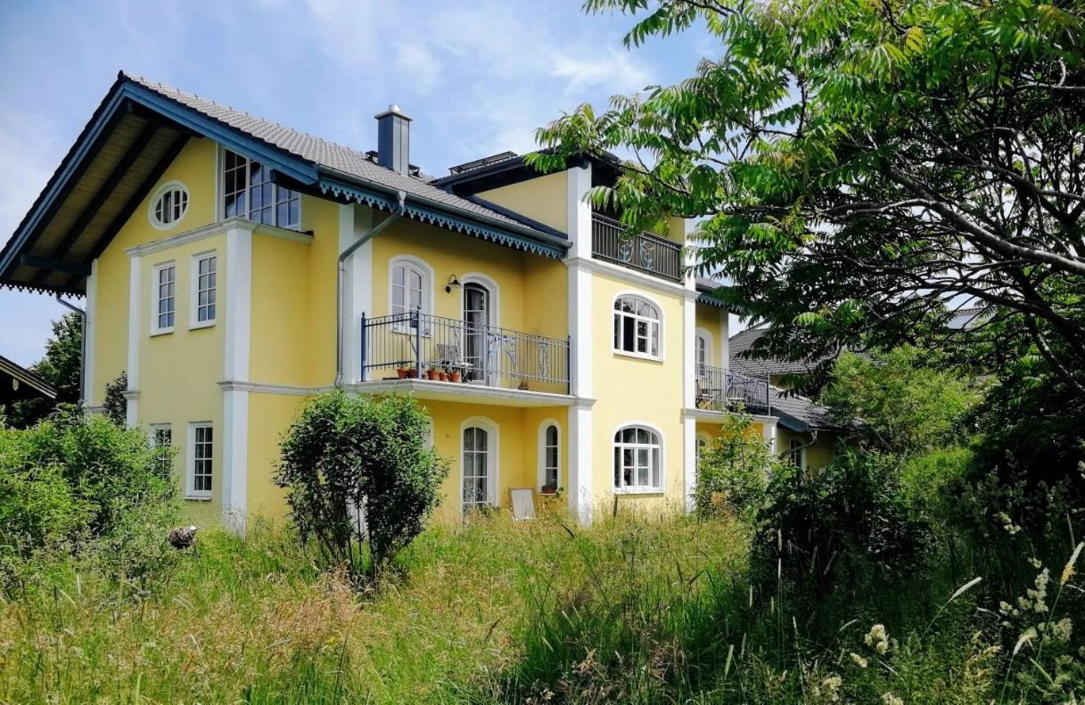 Ferienwohnung In Seenaher Kuenstlervilla In Gstadt Gstadt am Chiemsee Eksteriør bilde